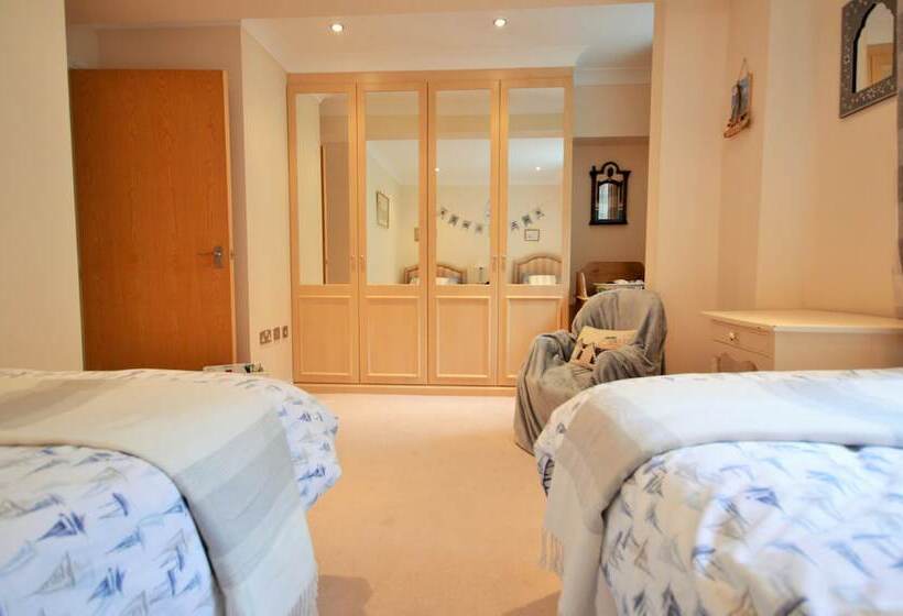 52 Napoleons Landing