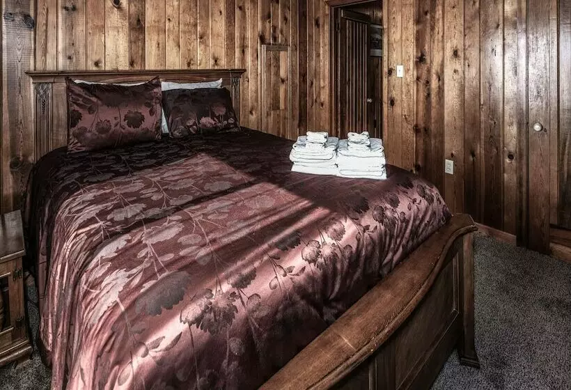 413apvillage23avncb  Alpine Cabin