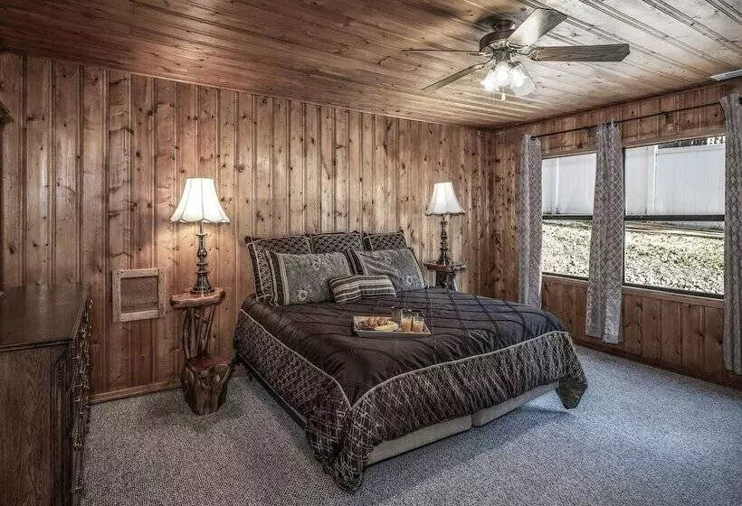 413apvillage23avncb  Alpine Cabin