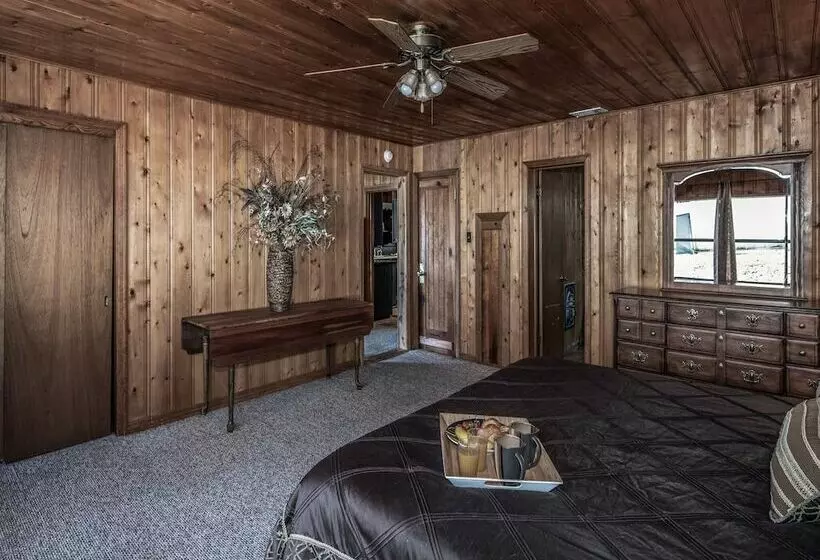 413apvillage23avncb  Alpine Cabin