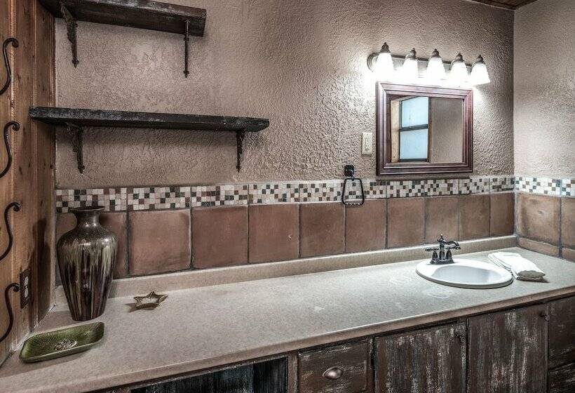 413apvillage23avncb  Alpine Cabin