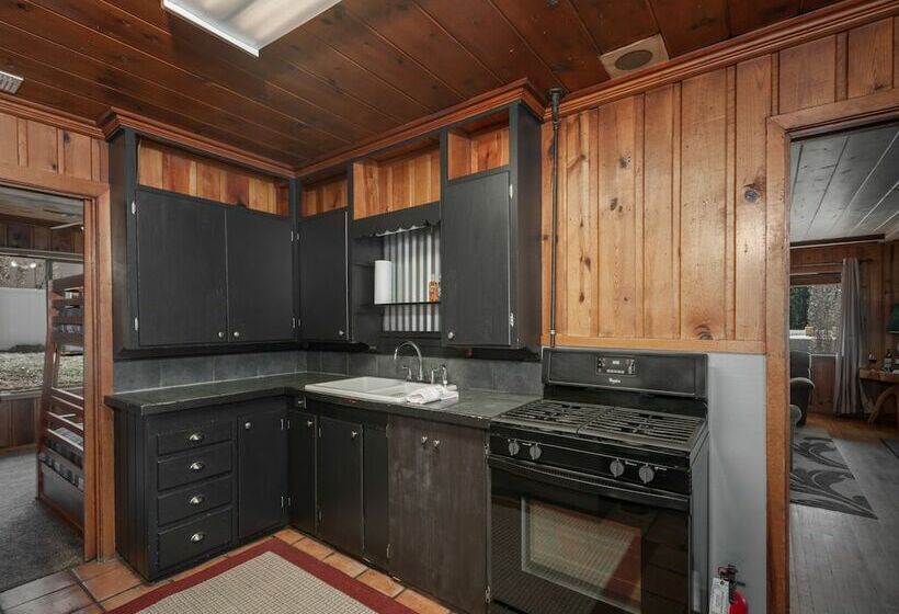 413apvillage23avncb  Alpine Cabin