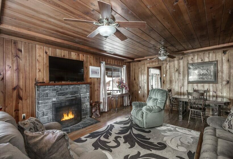 413apvillage23avncb  Alpine Cabin