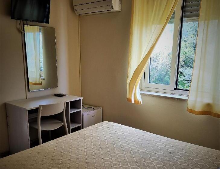 تختخواب و صبحانه Delle Rose