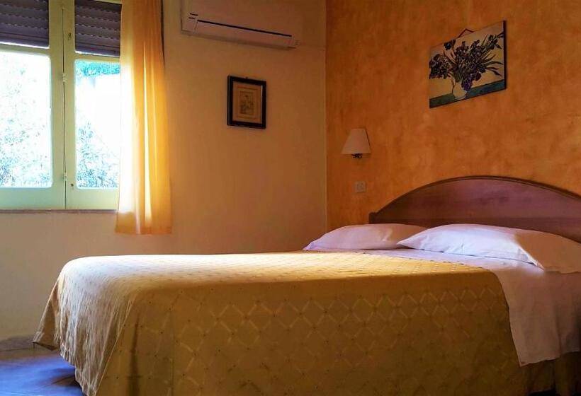 تختخواب و صبحانه Delle Rose