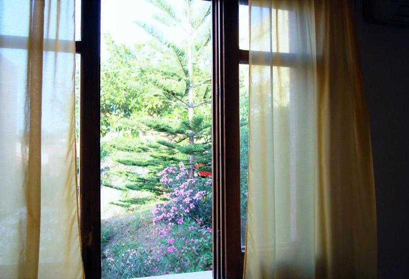 تختخواب و صبحانه Delle Rose