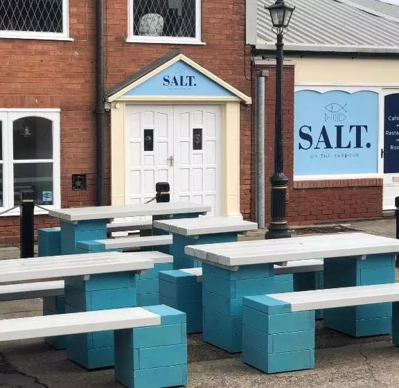 تختخواب و صبحانه Salt On The Harbour