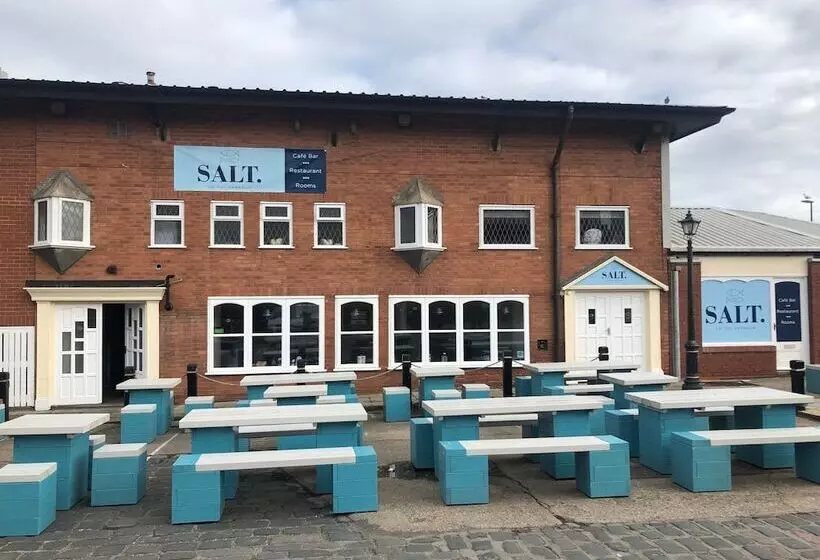 تختخواب و صبحانه Salt On The Harbour