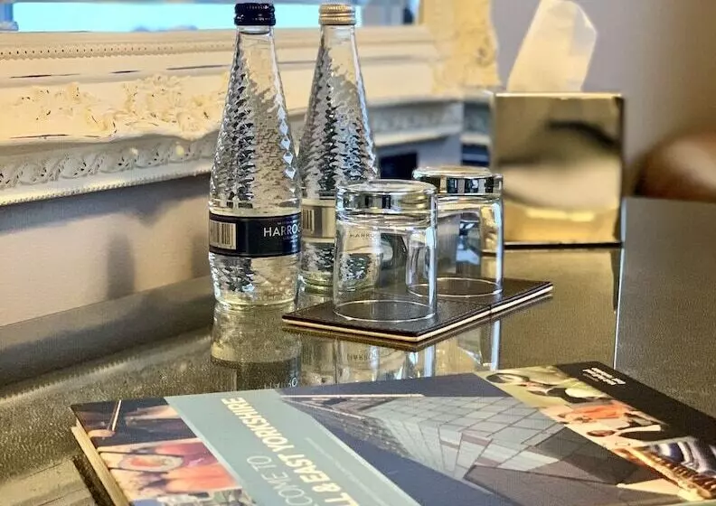 تختخواب و صبحانه Salt On The Harbour