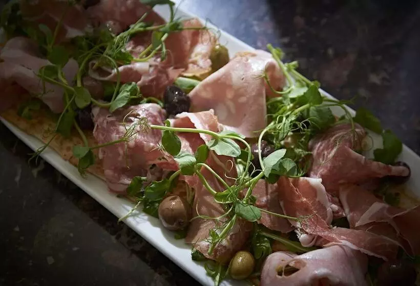 Aamiaismajoitus (B&B) Valentino S Restaurant With Rooms