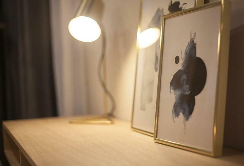 مسافرخانه Suites You Soho