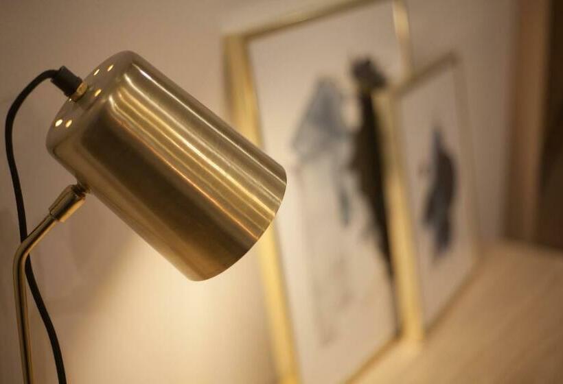 مسافرخانه Suites You Soho