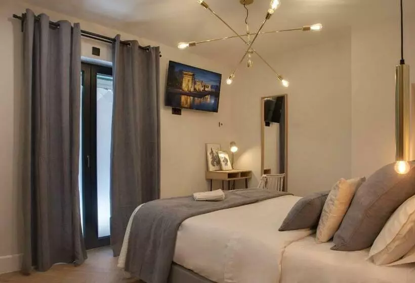 مسافرخانه Suites You Soho