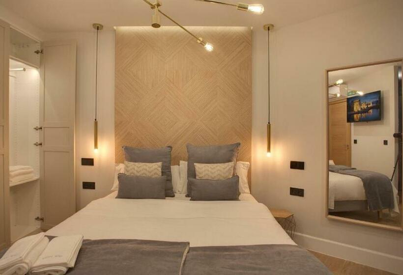 مسافرخانه Suites You Soho