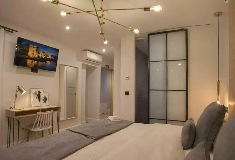 مسافرخانه Suites You Soho