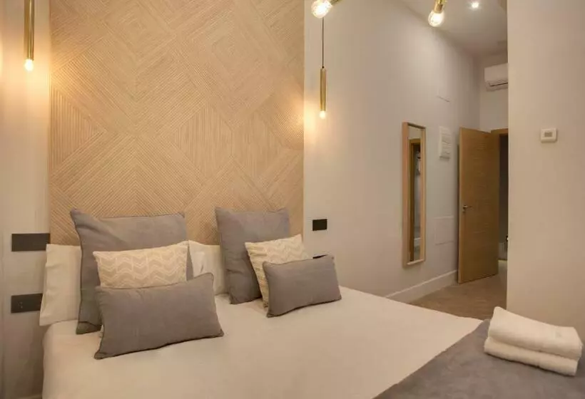 مسافرخانه Suites You Soho