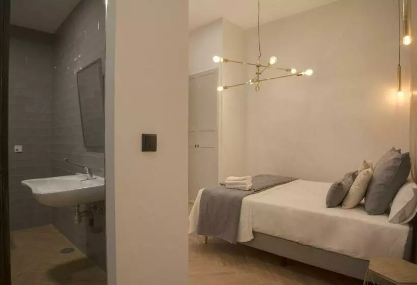 مسافرخانه Suites You Soho