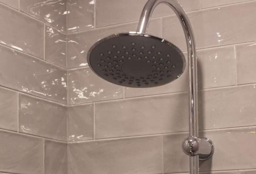 مسافرخانه Suites You Soho