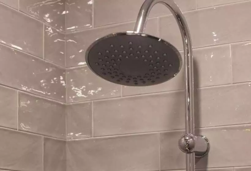 مسافرخانه Suites You Soho