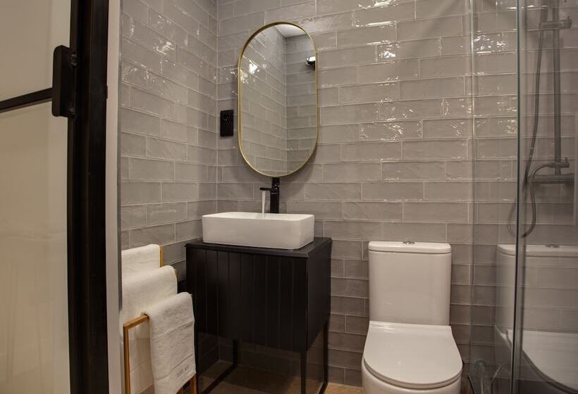 مسافرخانه Suites You Soho