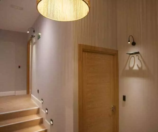 مسافرخانه Suites You Soho
