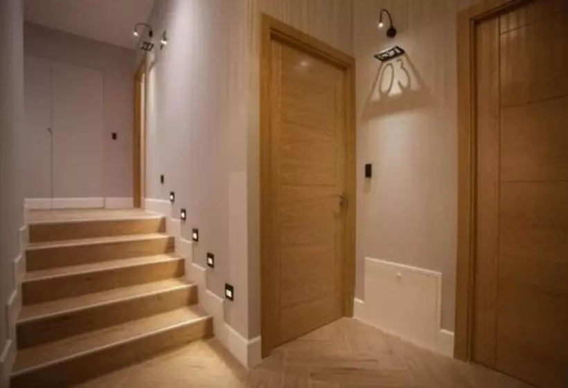 مسافرخانه Suites You Soho