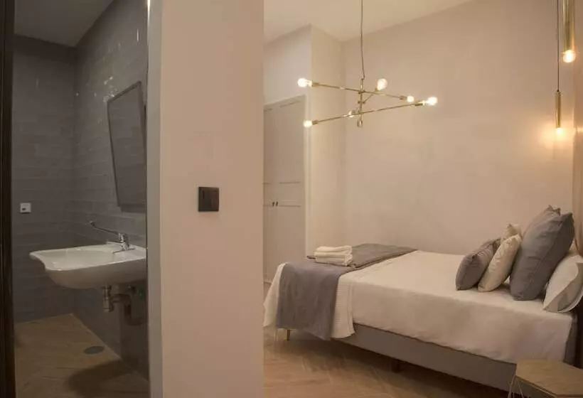 مسافرخانه Suites You Soho