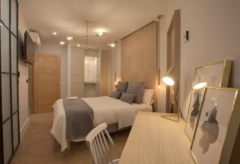 مسافرخانه Suites You Soho