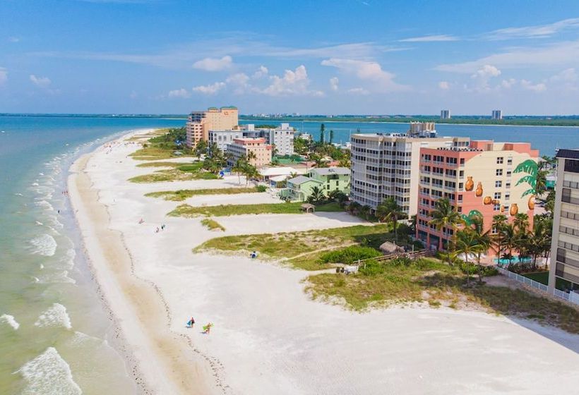 Отель Casa Playa Beach Resort