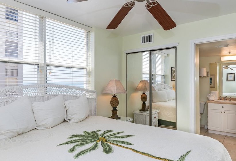 Отель Casa Playa Beach Resort