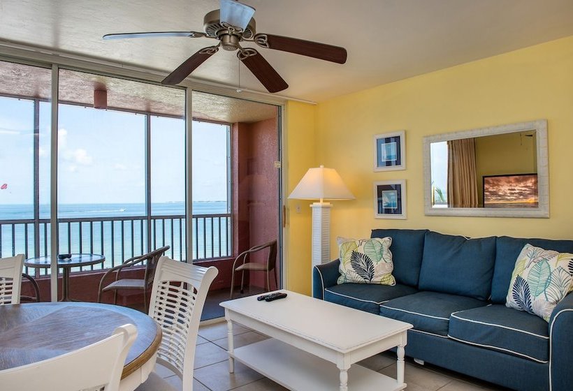 Отель Casa Playa Beach Resort