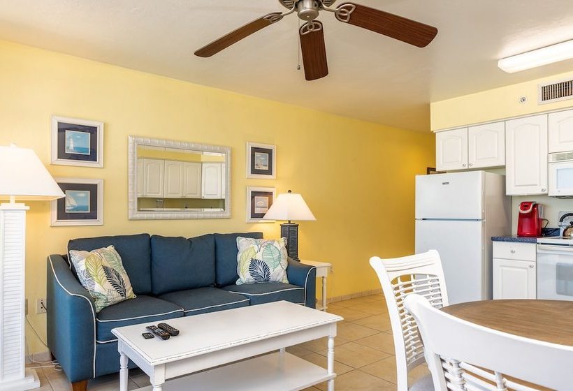 Отель Casa Playa Beach Resort