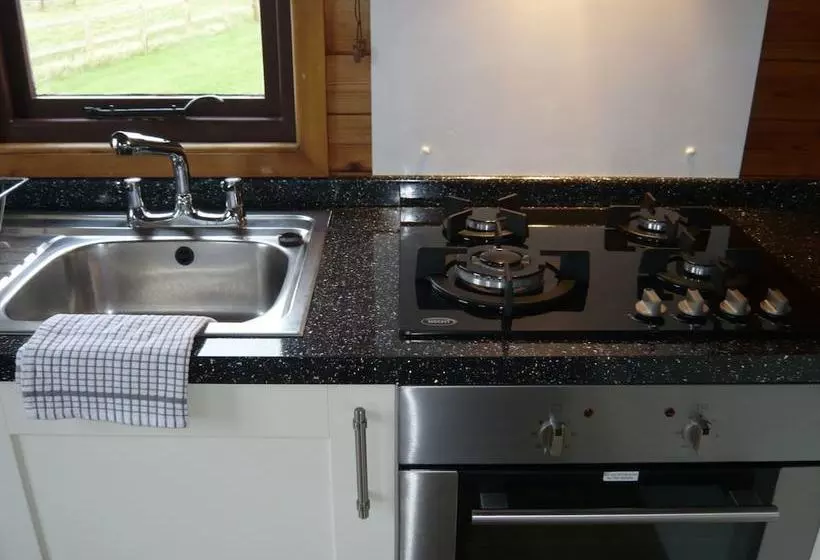 Lovely Cottage In Brookland Britain With Private Veranda