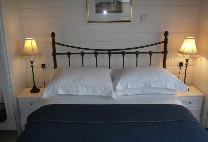 Lovely Cottage In Brookland Britain With Private Veranda