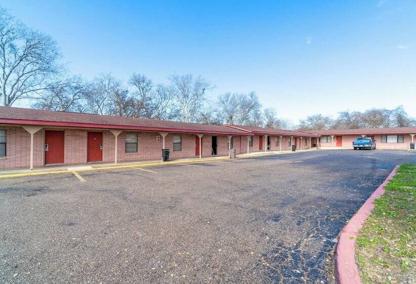 فندق على الطريق Oyo Hotel Beeville -us 181