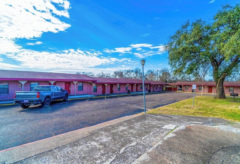 فندق على الطريق Oyo Hotel Beeville -us 181