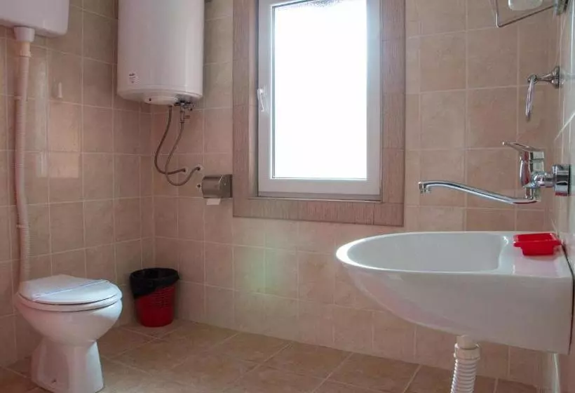 پانسیون Apartmani Zvirac
