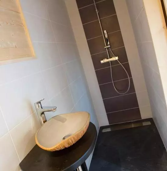 Majatalo La Roche Aux Fées