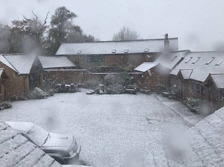 ペンション Lovely 1 Bed Cottage In Nuneaton