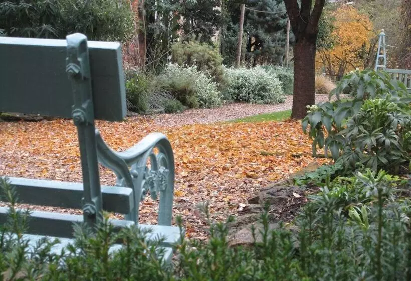 Majatalo St Ethelwolds House