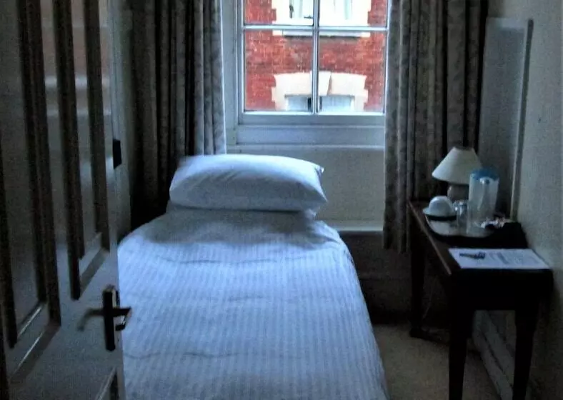 Majatalo St Ethelwolds House