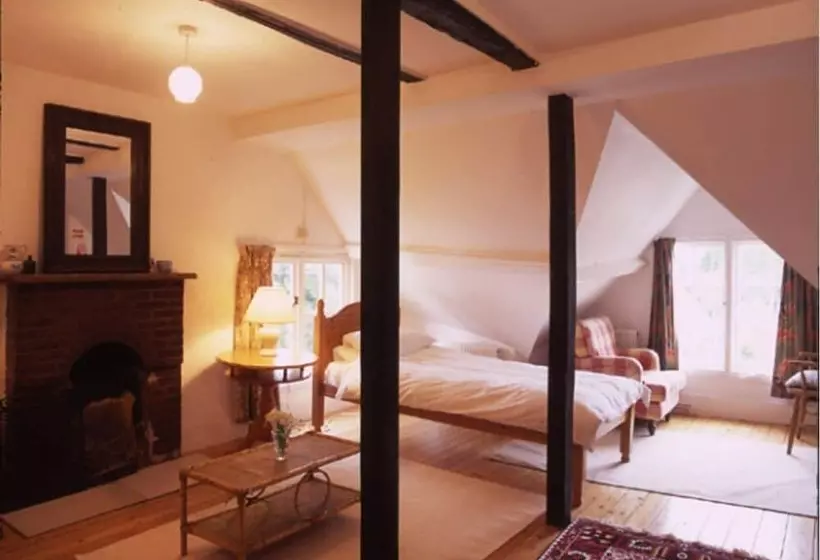 Majatalo St Ethelwolds House