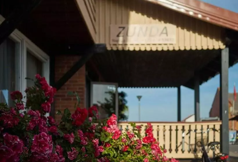پانسیون Zunda