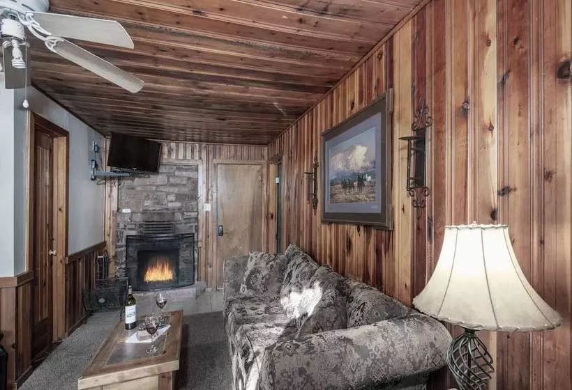 Pine Cabin By Vtrips