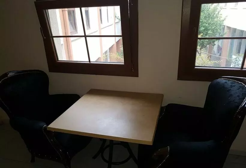 Tarihi Manisa Akhisar Oteli