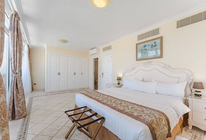 Flamingo Suites Boutique