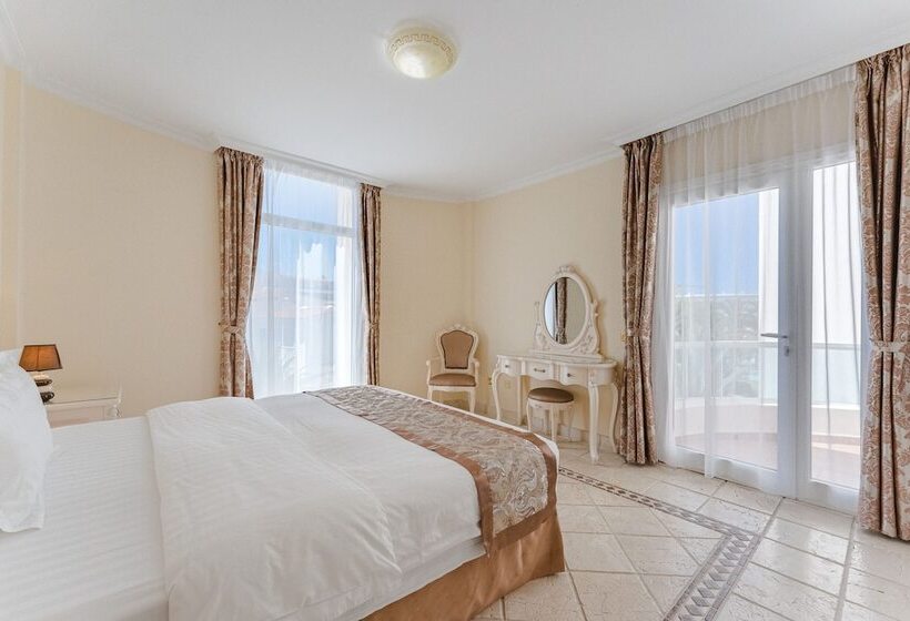 Flamingo Suites Boutique