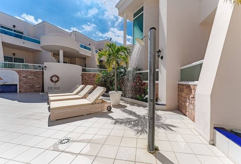 Flamingo Suites Boutique