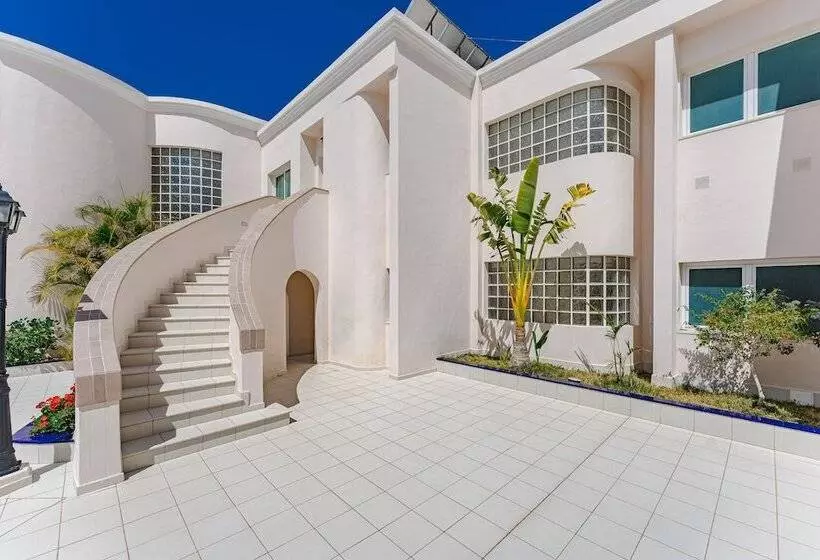 Flamingo Suites Boutique