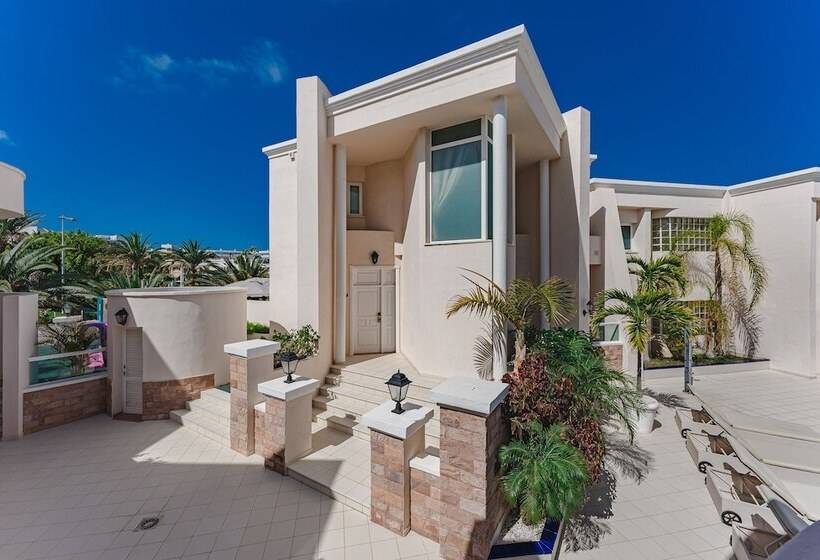 Flamingo Suites Boutique